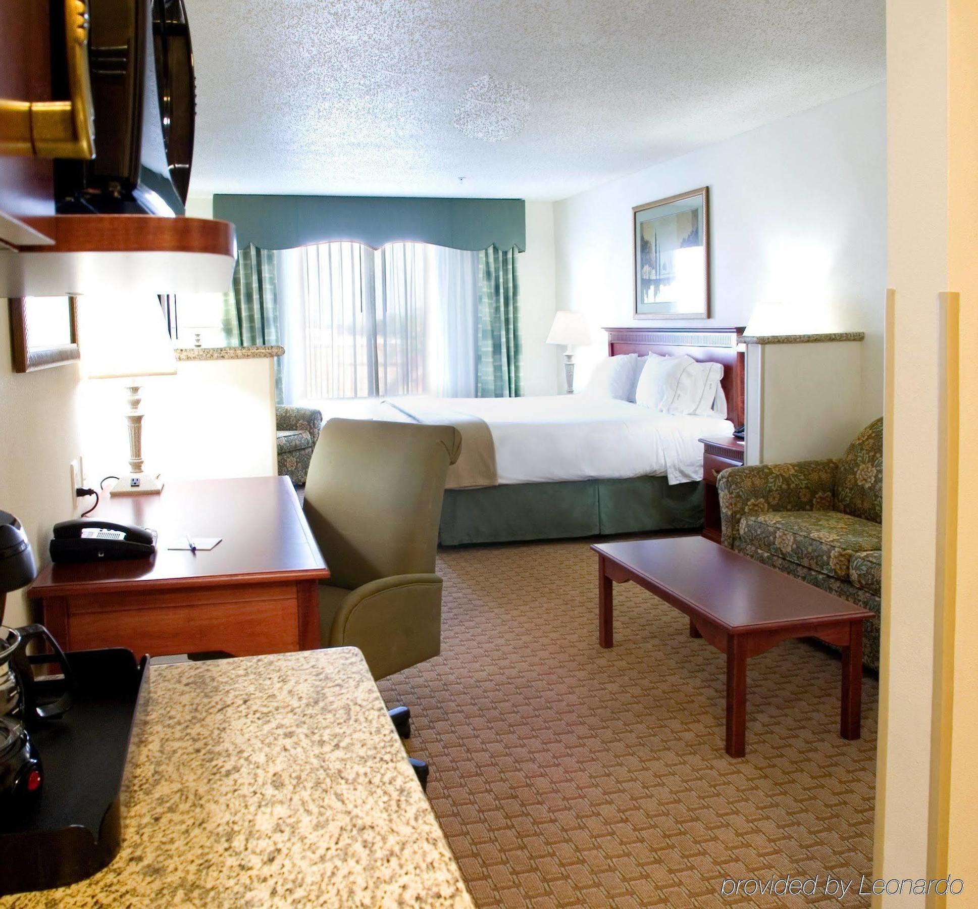 Holiday Inn Express & Suites Selma By Ihg חדר תמונה